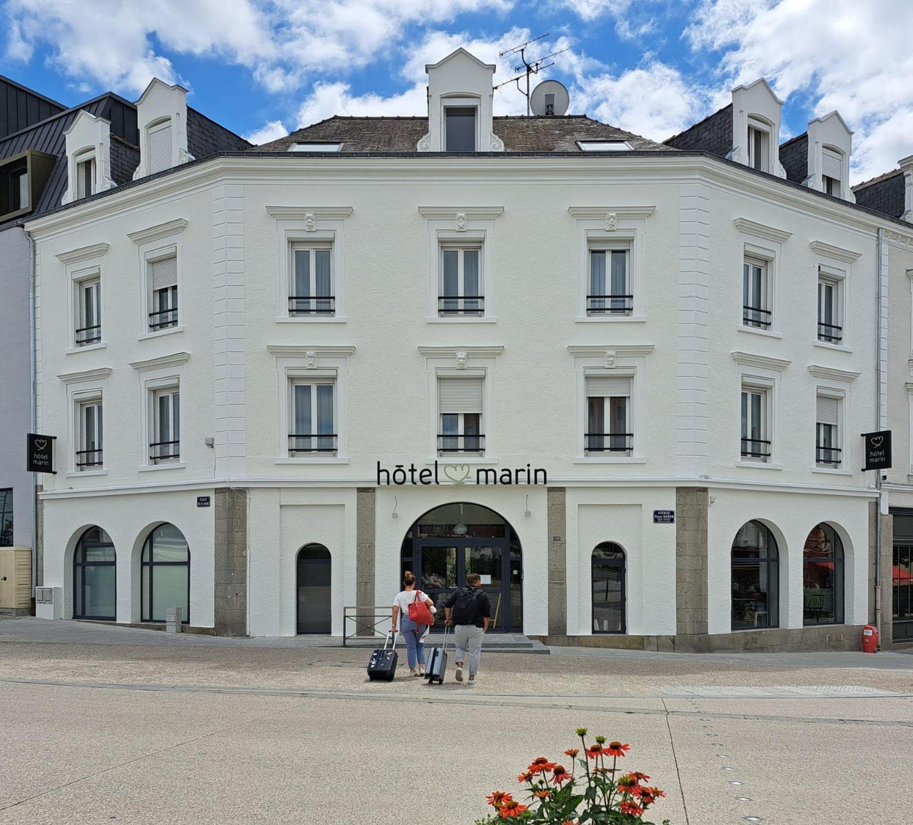 Hotel Marin Laval  Exterior foto